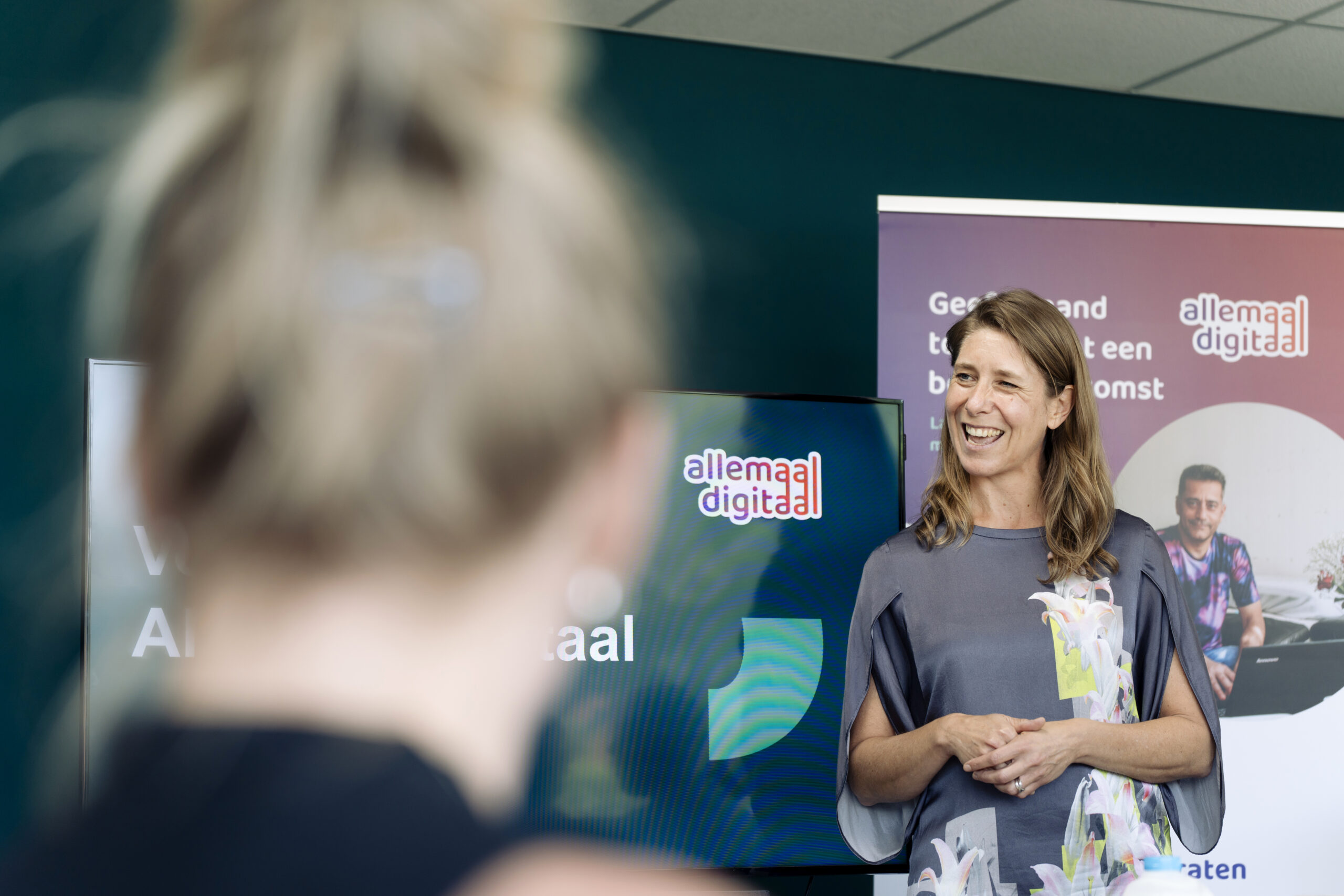 Merit van Breukelen te gast bij Omroep Wetering: “Meedoen in de digitale wereld is geen keuze meer”